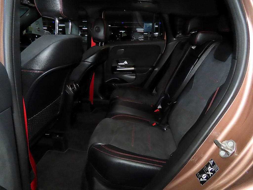 Mercedes Benz GLA Class - Vista 7