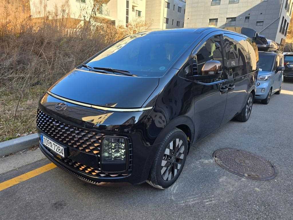 HYUNDAI Staria - Vista 2