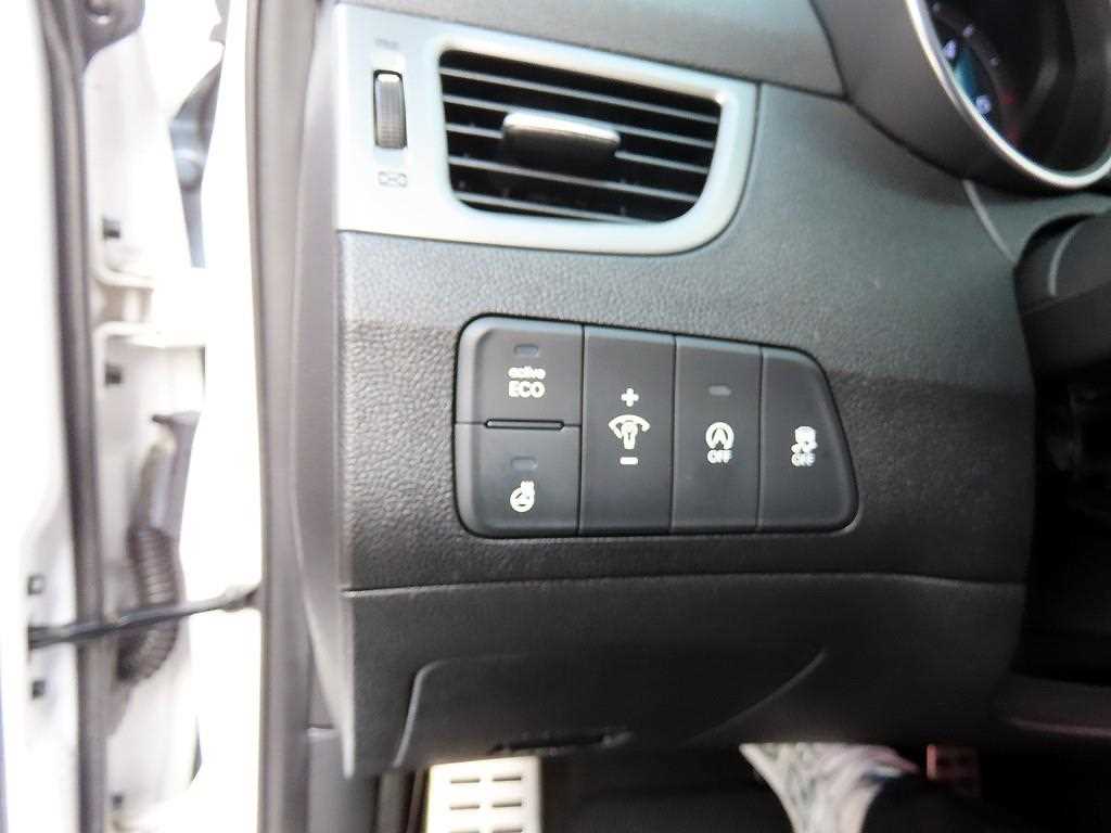 HYUNDAI Avante 2016 Blanco - Importación desde Corea - HF Imports Iquique - Foto 13