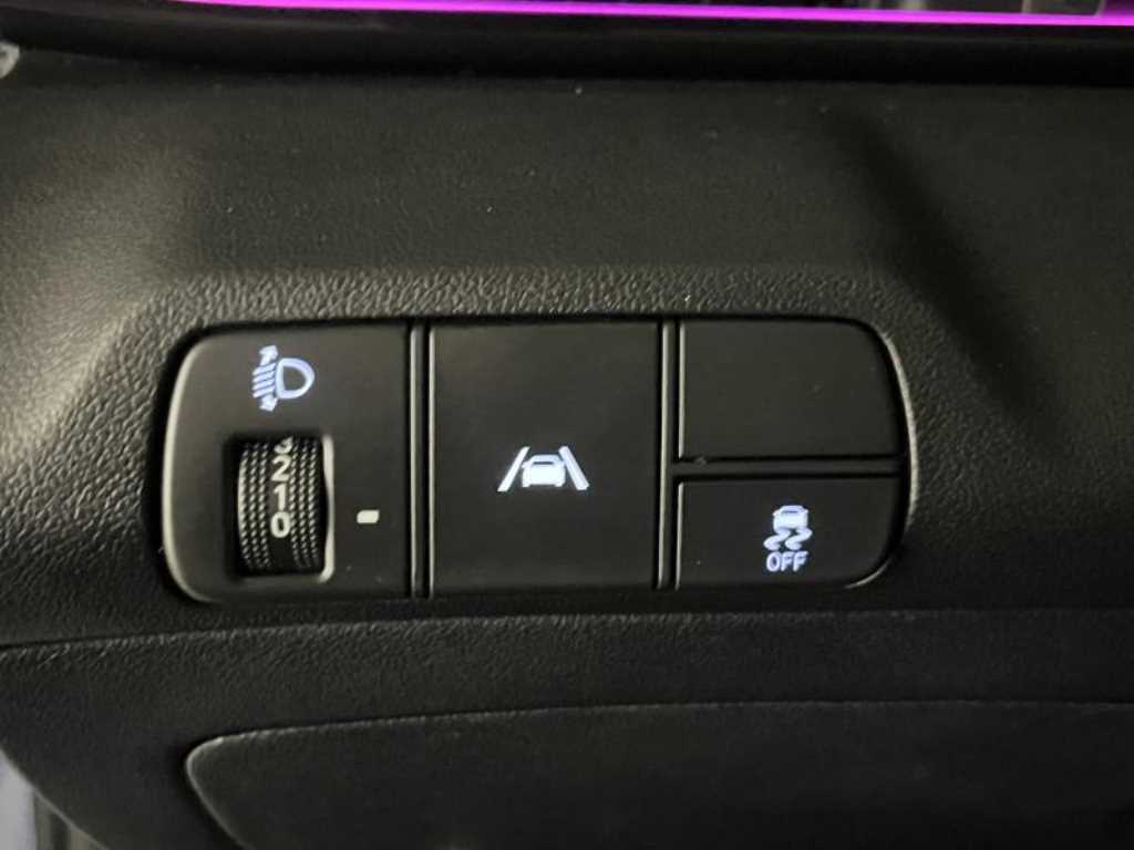 HYUNDAI Avante - Vista 10