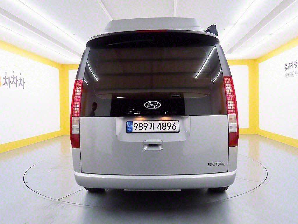 HYUNDAI Staria - Vista 3