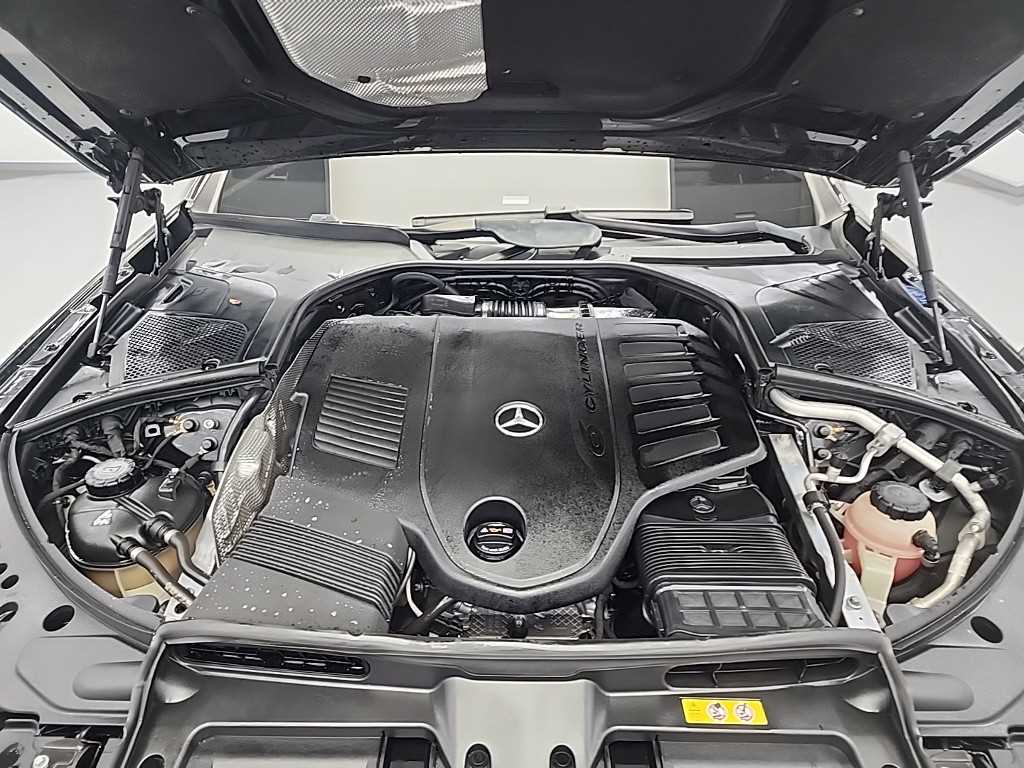 Mercedes Benz S Class - Vista 5