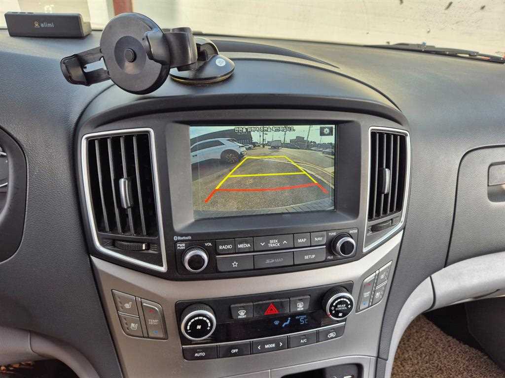 HYUNDAI Starex - Vista 8