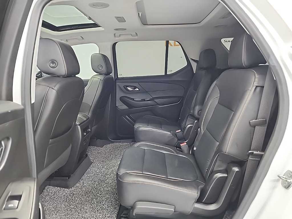 Chevrolet Travers - Vista 12