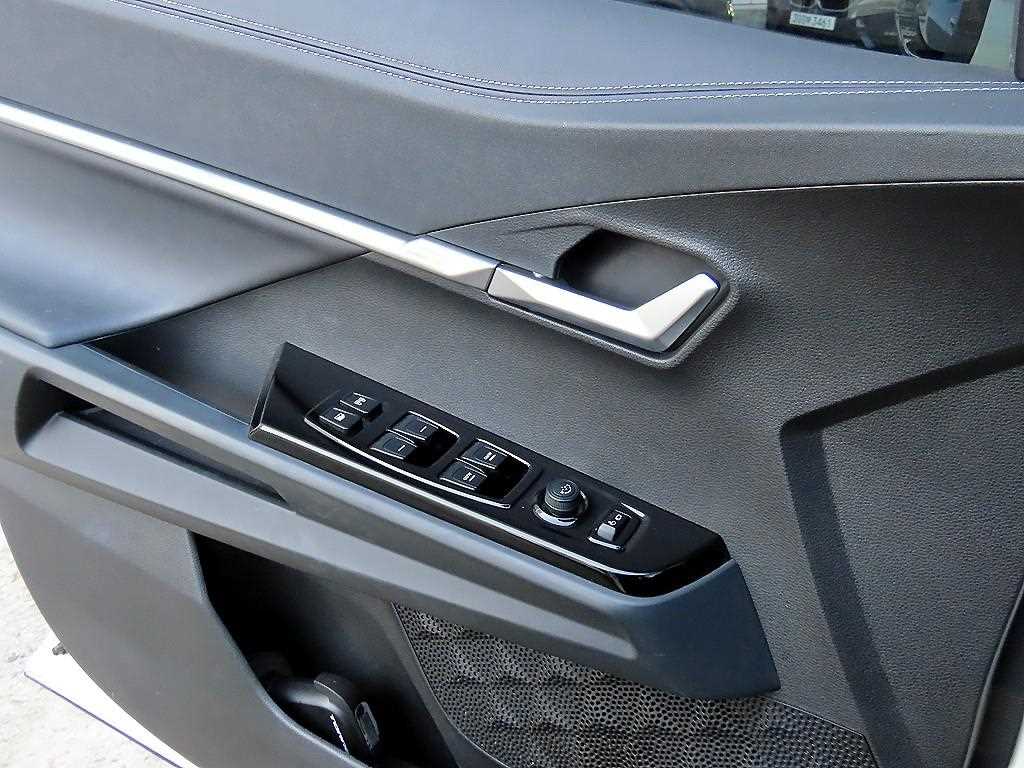 Ssangyong Torres - Vista 11