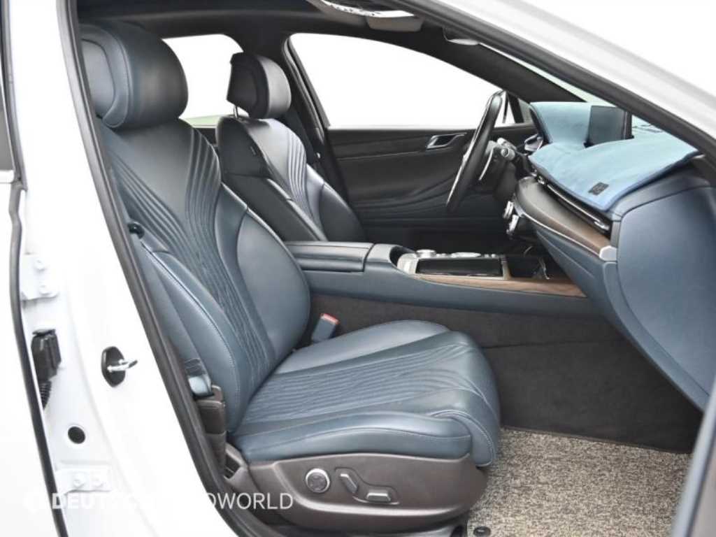 Genesis G80 - Vista 10