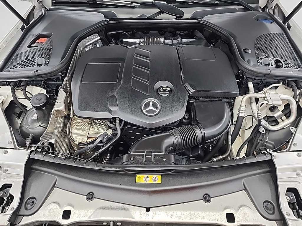 Mercedes Benz E class - Vista 5