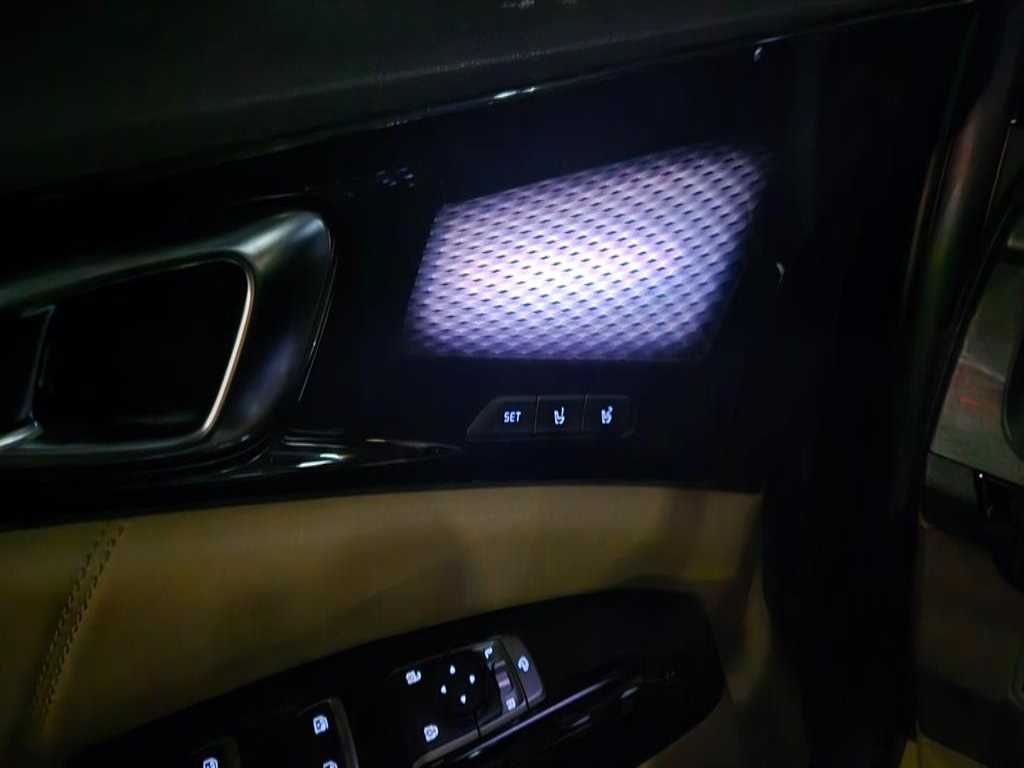 KIA Carnival - Vista 10