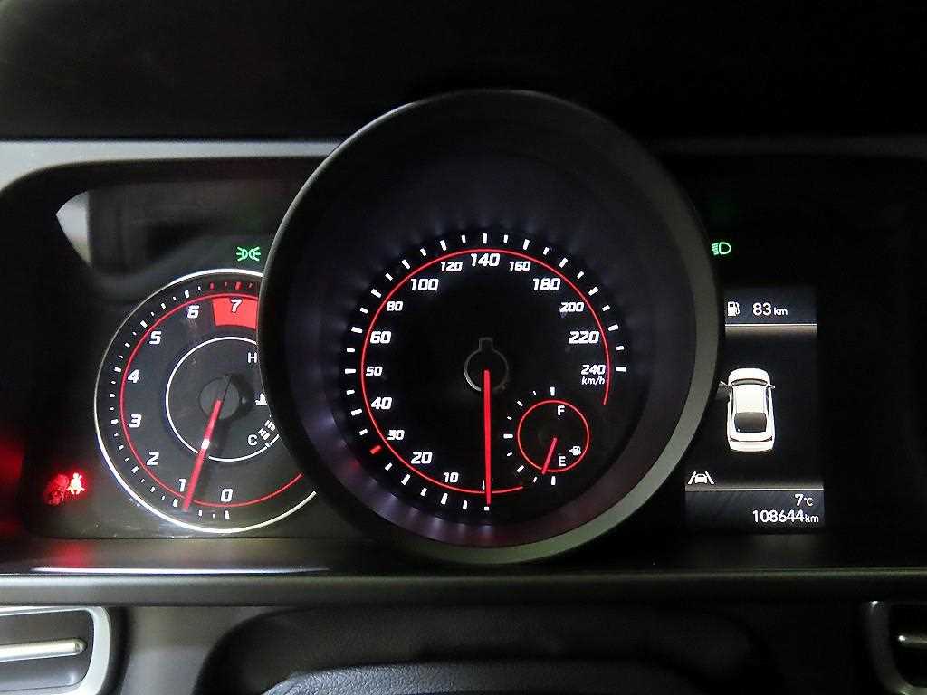 HYUNDAI Avante - Vista 9