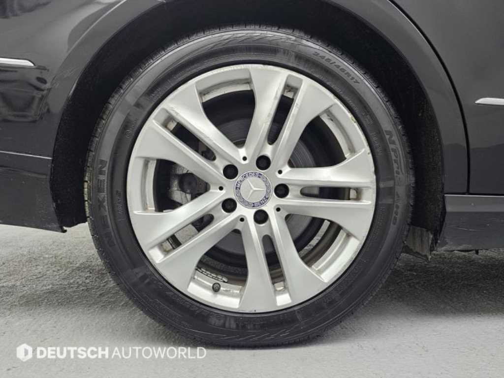 Mercedes Benz E class - Vista 5