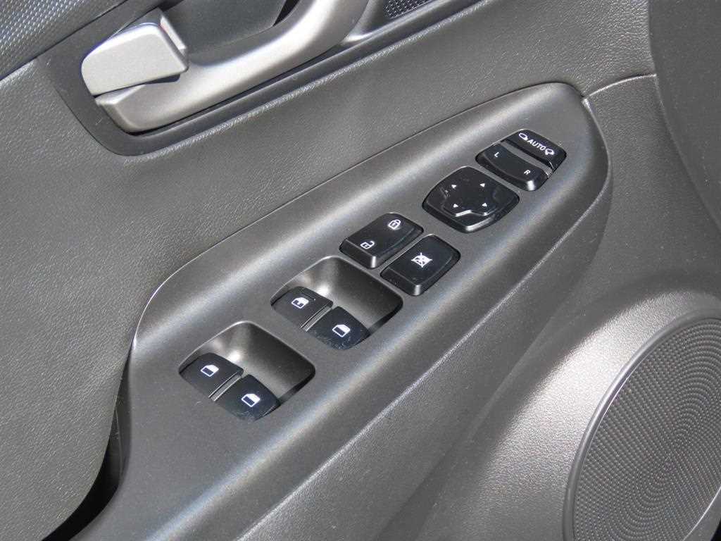 HYUNDAI Kona - Vista 11