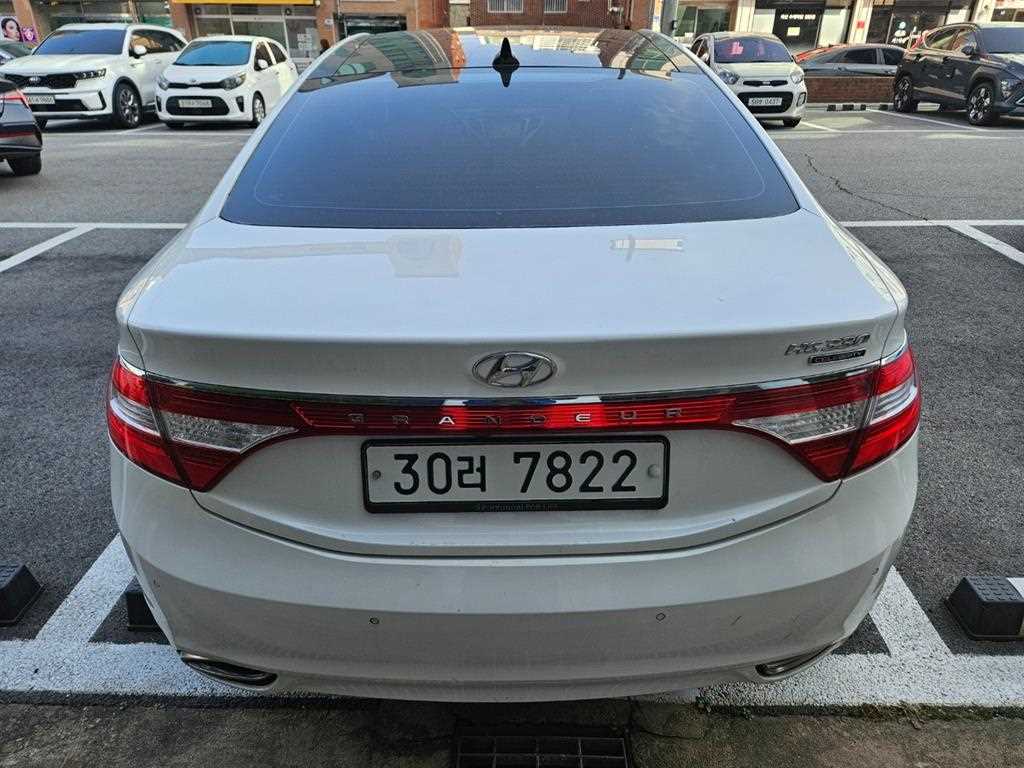 HYUNDAI Grandeur - Vista 4