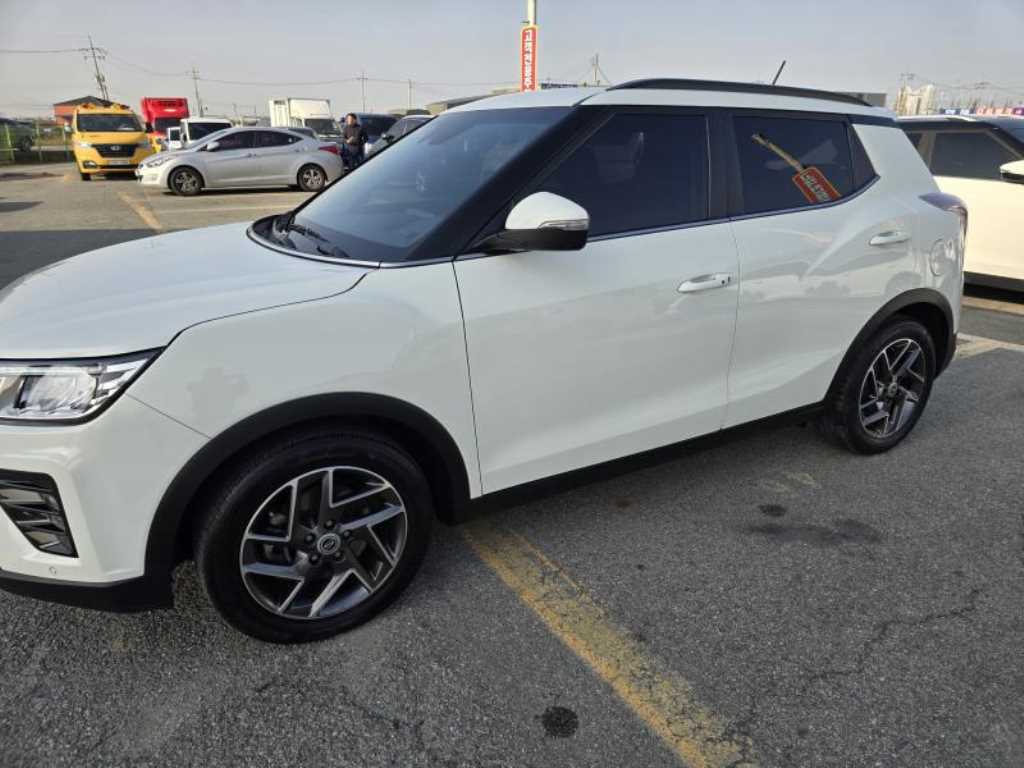 Ssangyong Tivoli - Vista 4
