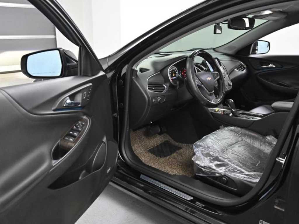 Chevrolet Malibu - Vista 11