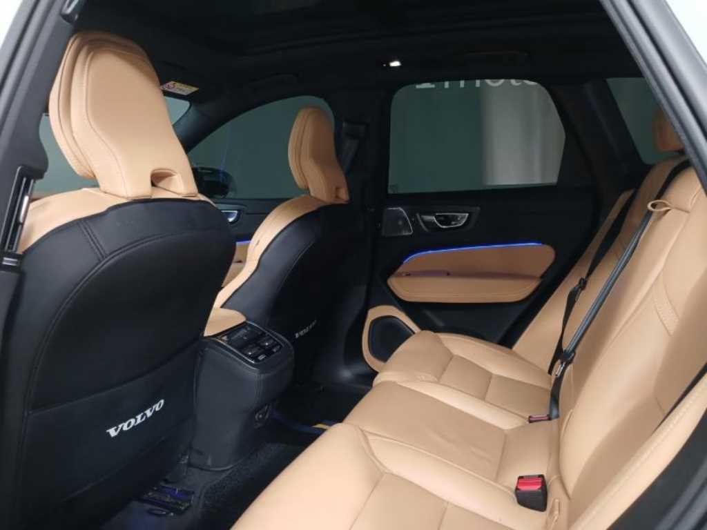 Volvo XC60 - Vista 8