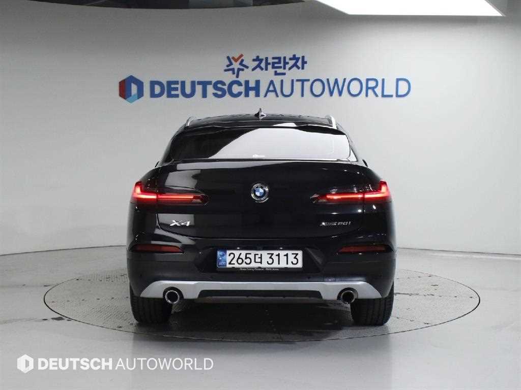 BMW X4 - Vista 4