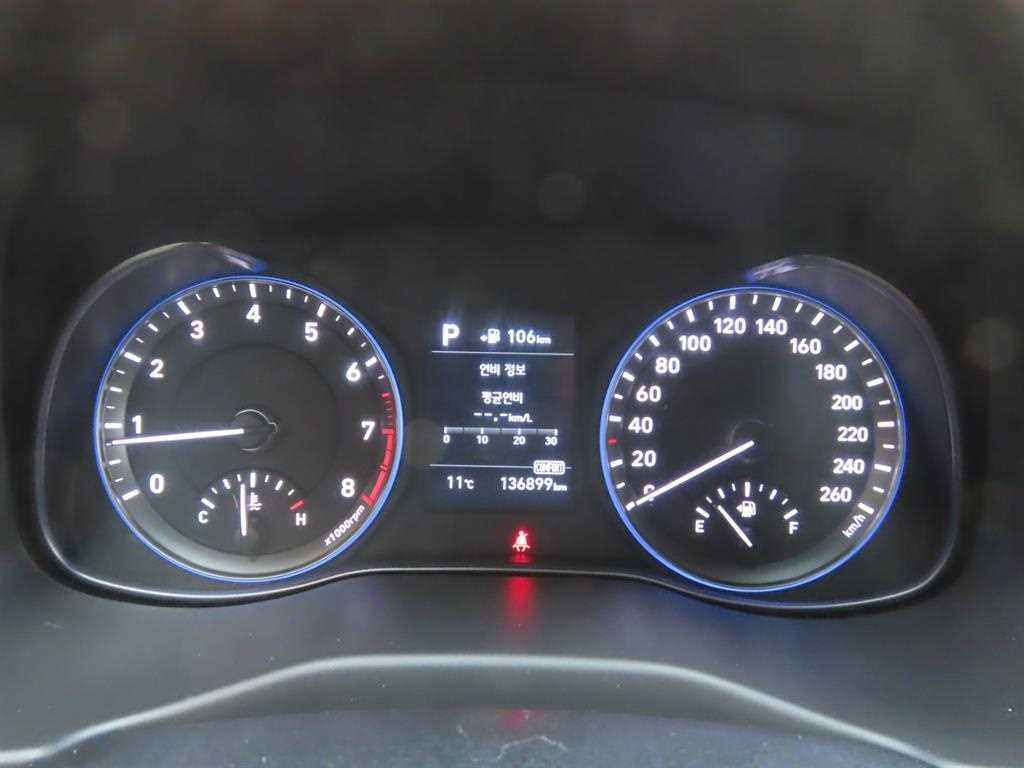 HYUNDAI Kona - Vista 8