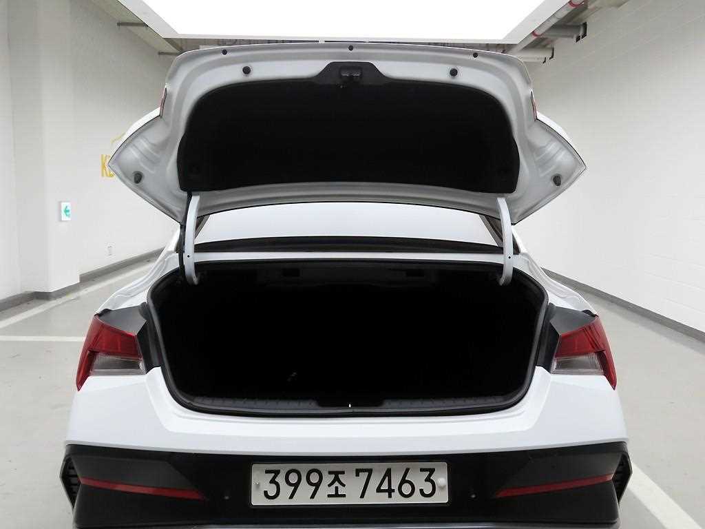 HYUNDAI Avante - Vista 5