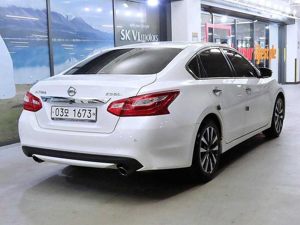 Nissan Altima - Vista 4