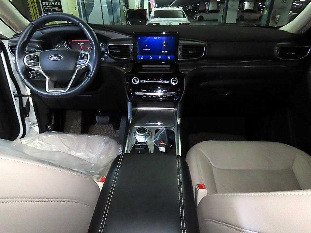 Ford Explorer - Vista 10