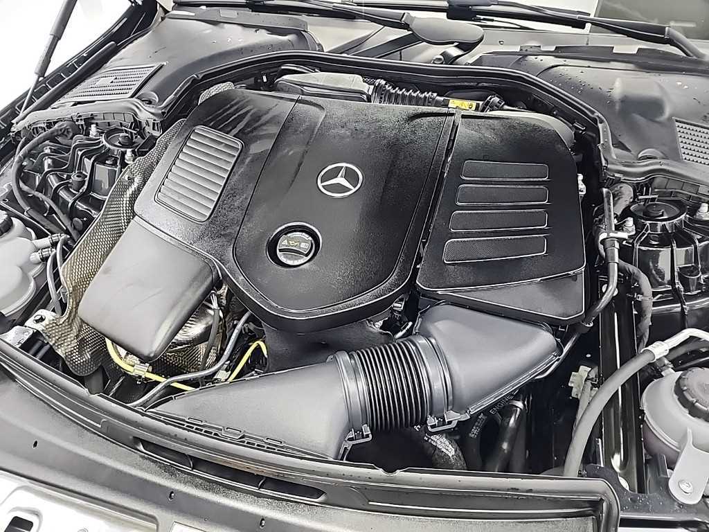 Mercedes Benz C Class - Vista 5