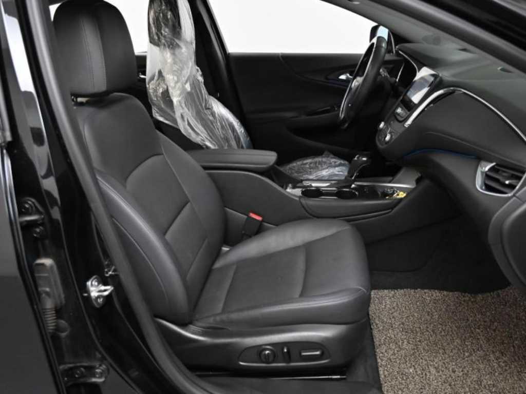 Chevrolet Malibu - Vista 10