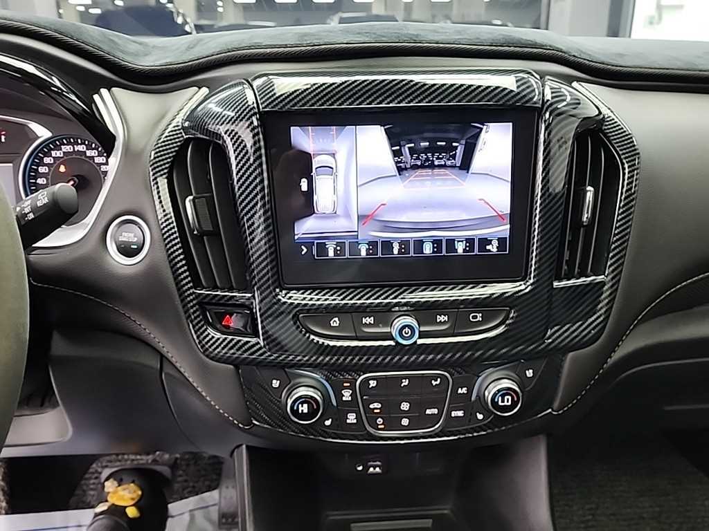 Chevrolet Travers - Vista 10