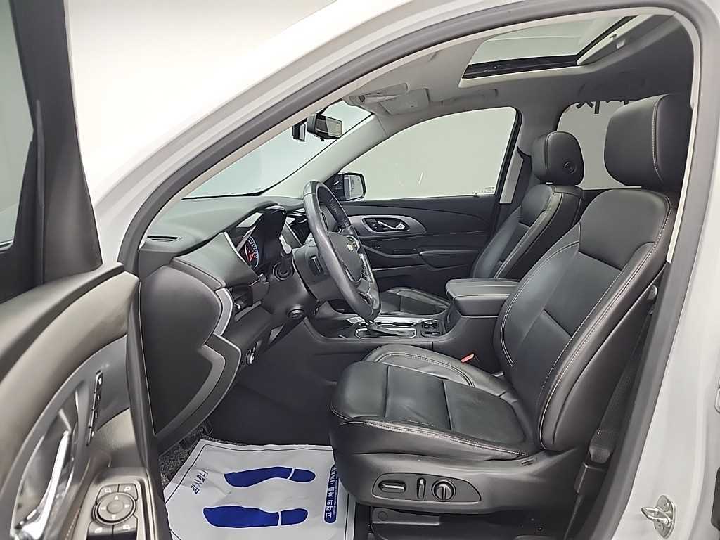 Chevrolet Travers - Vista 11