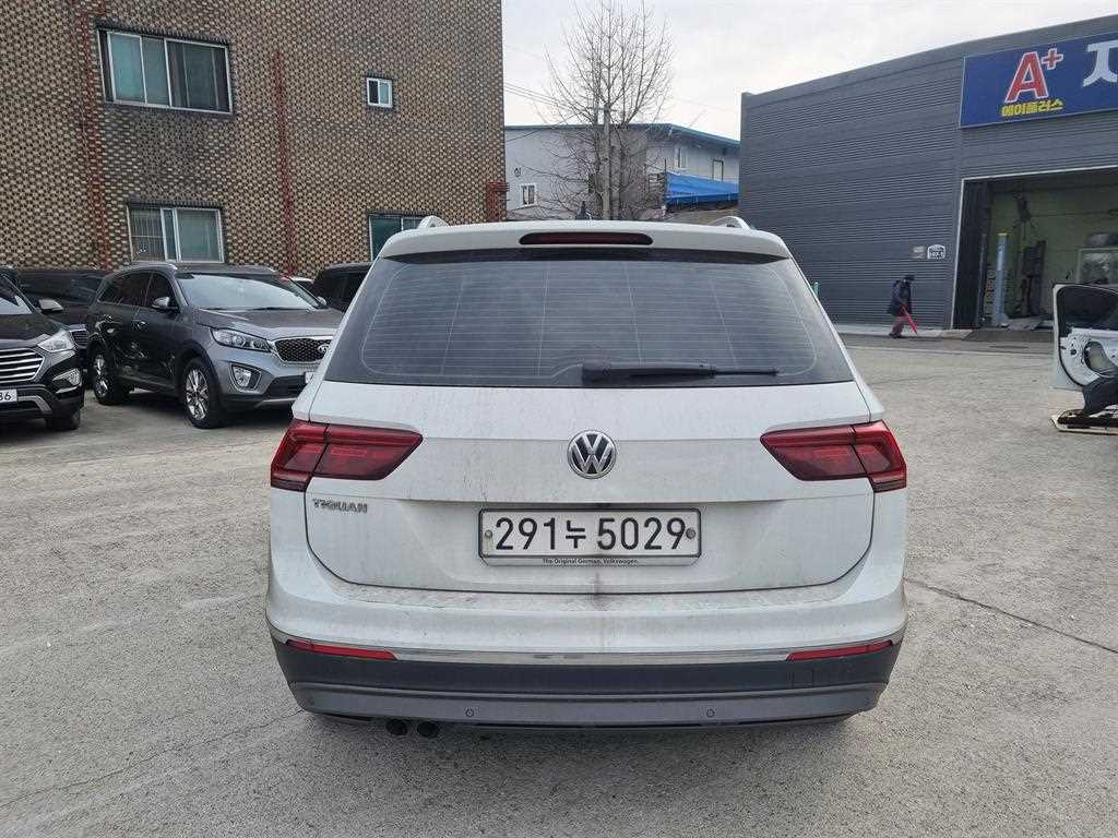 Volkswagen Tiguan - Vista 4