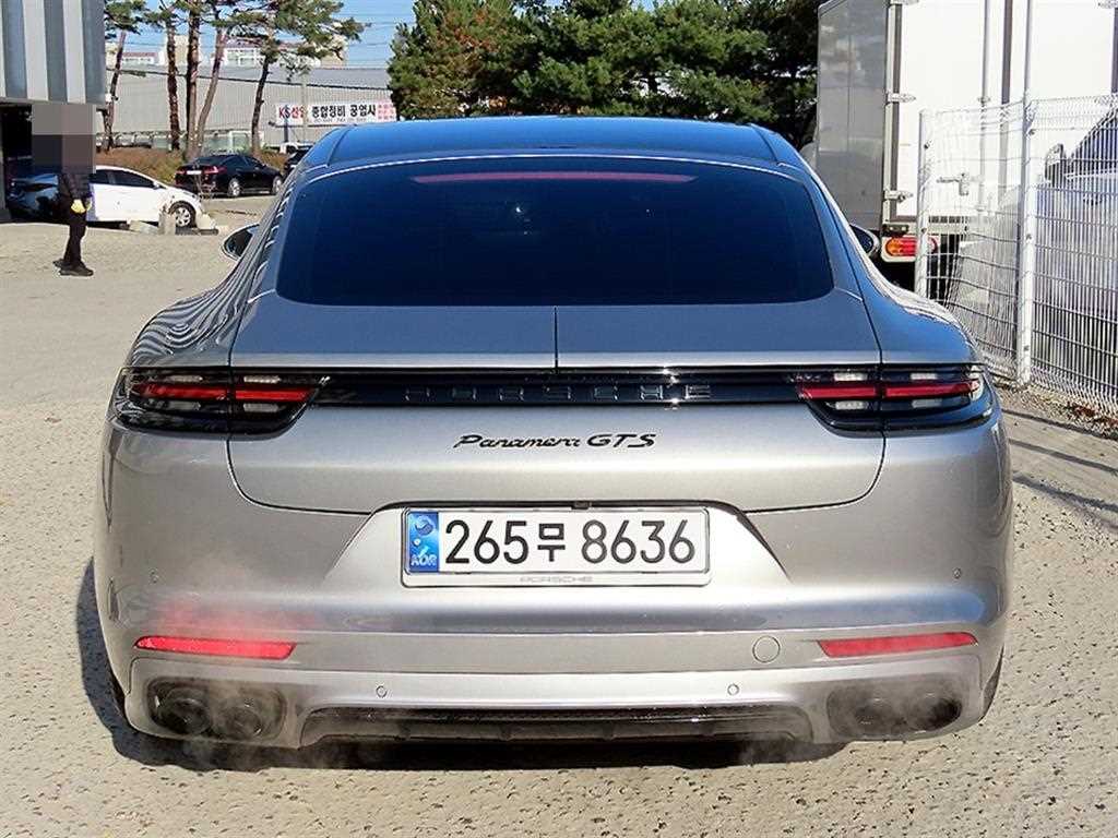 Porsche Panamera - Vista 4