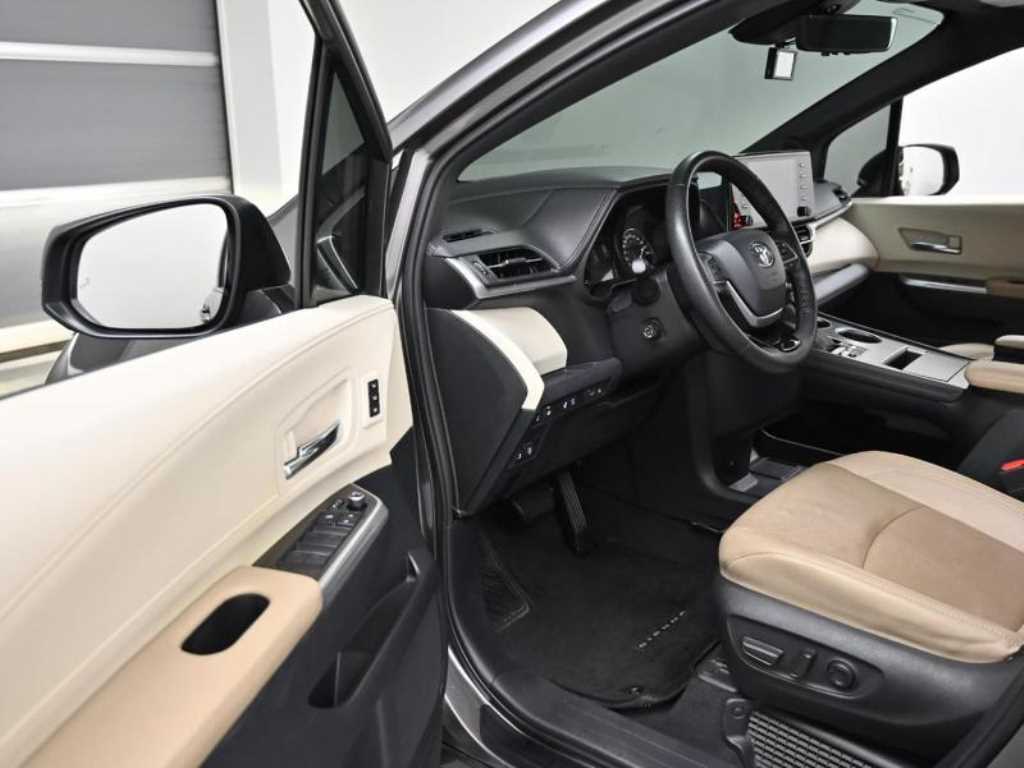 Toyota Siena - Vista 11