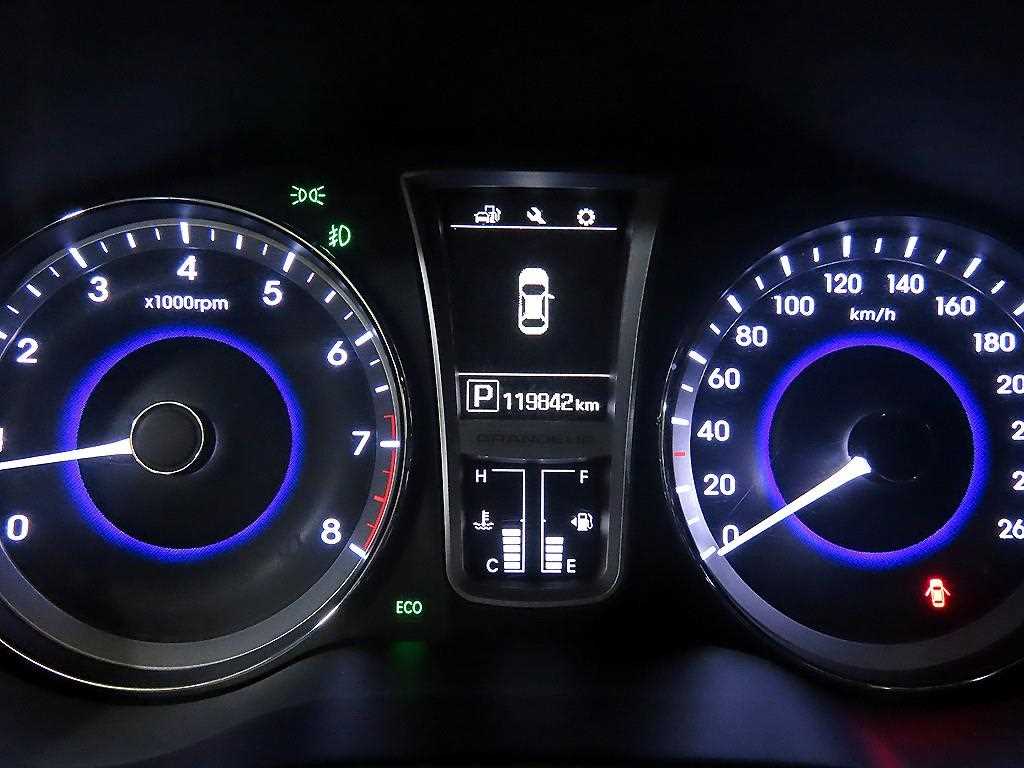 HYUNDAI Grandeur - Vista 9