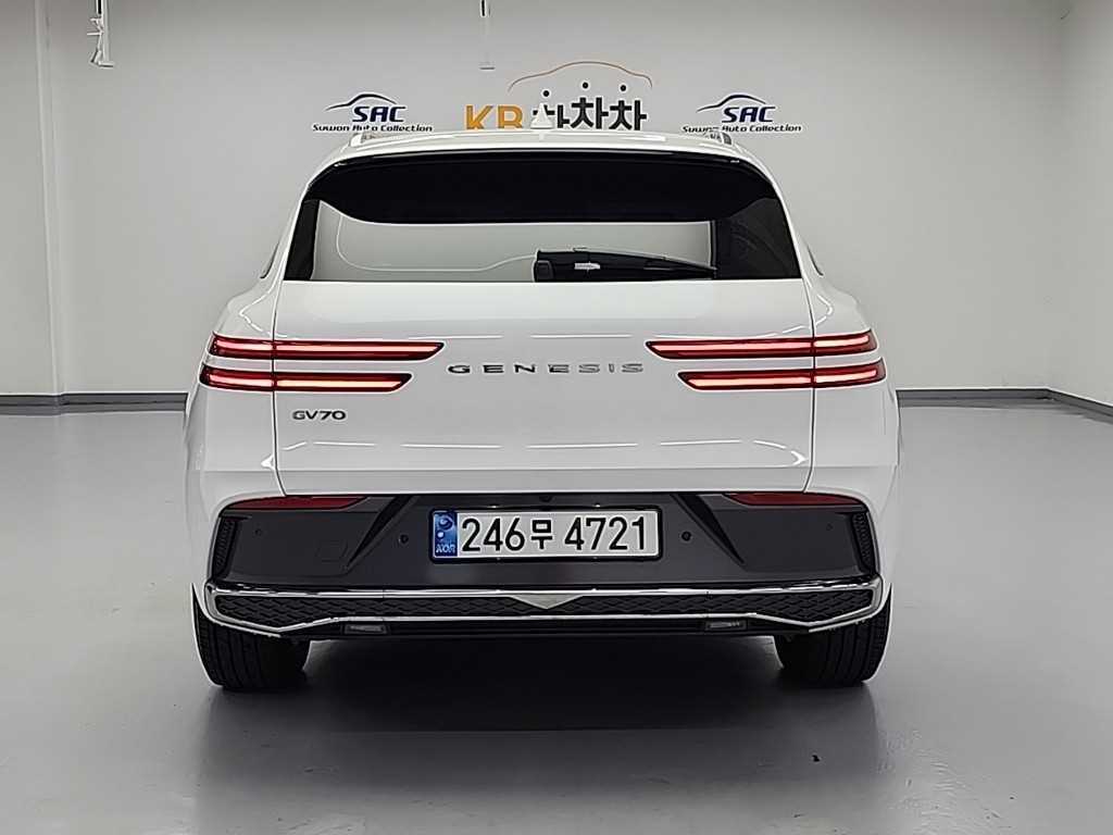 Genesis GV70 - Vista 4