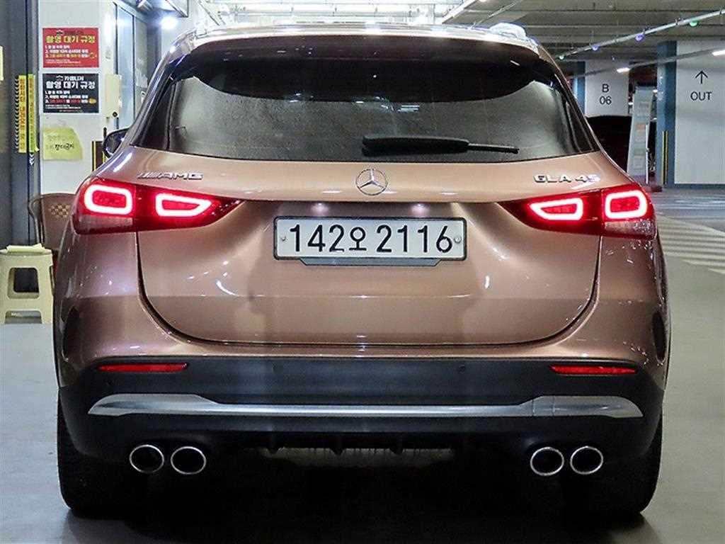 Mercedes Benz GLA Class - Vista 5