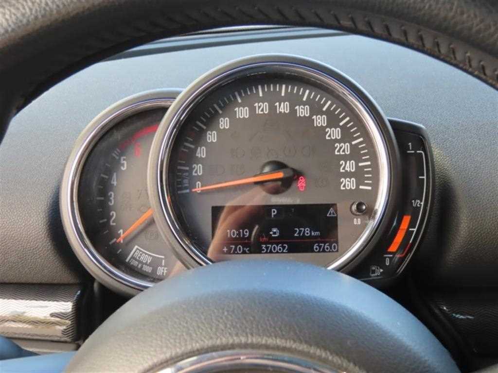 Mini Clubman - Vista 5