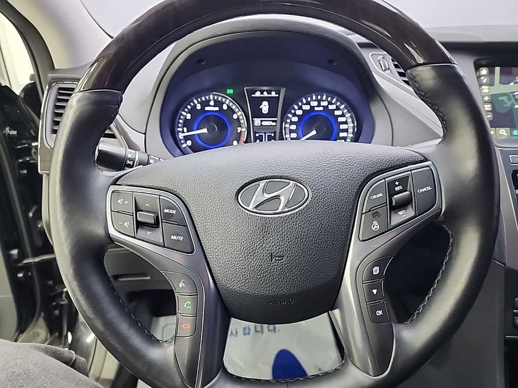 HYUNDAI Grandeur - Vista 9