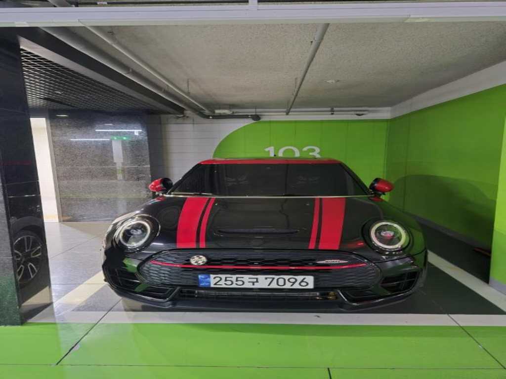 Mini Clubman 2023 Negro - Importación desde Corea - HF Imports Iquique - Foto 1