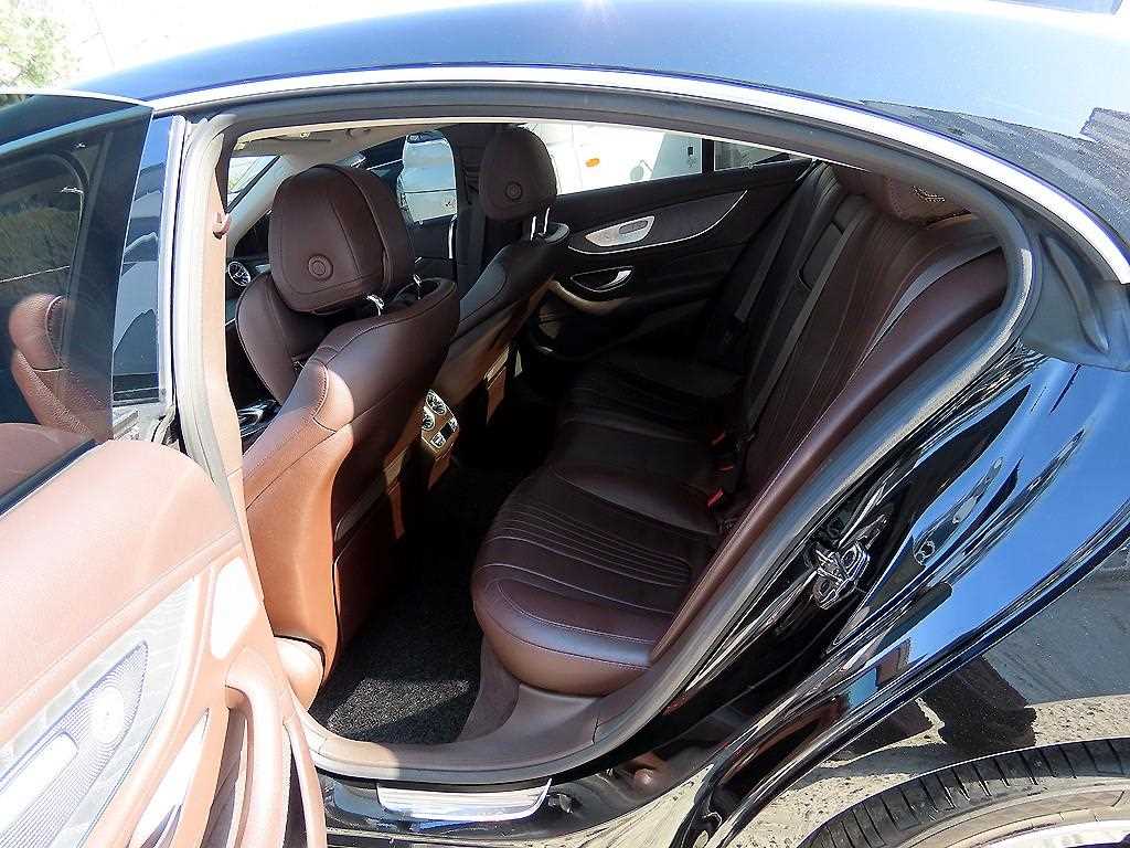 Mercedes Benz CLS Class - Vista 6