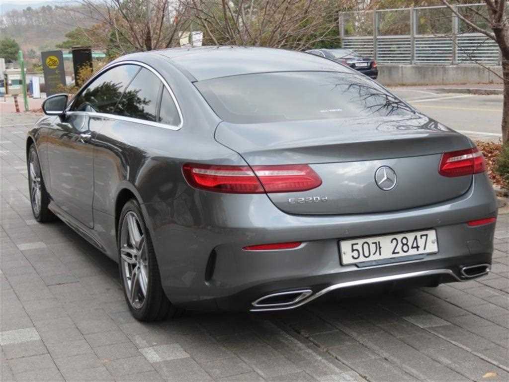 Mercedes Benz E class - Vista 4