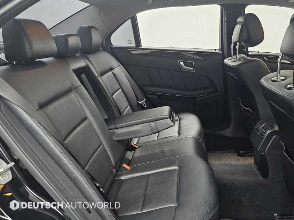 Mercedes Benz E class - Vista 12