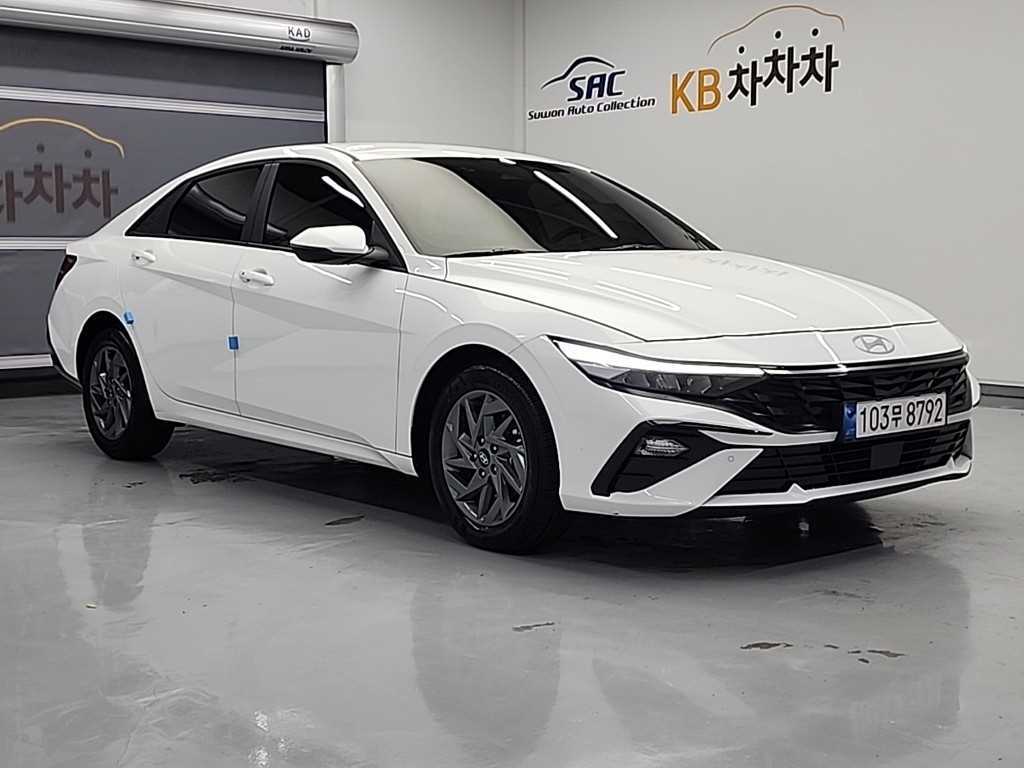 HYUNDAI Avante - Vista 4