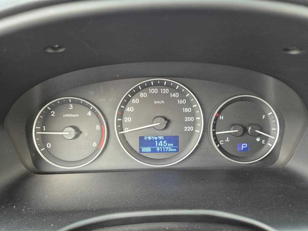 HYUNDAI Starex - Vista 6