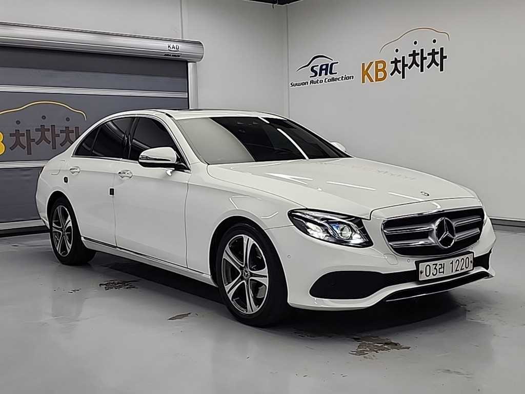 Mercedes Benz E class - Vista 4