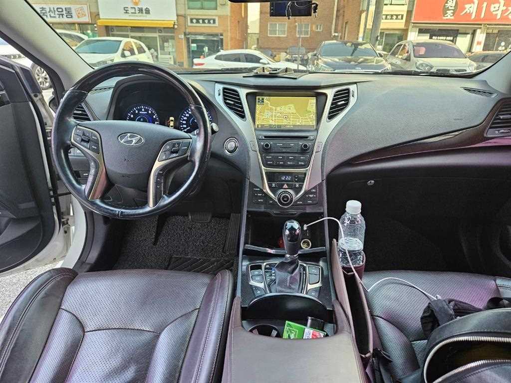 HYUNDAI Grandeur - Vista 6