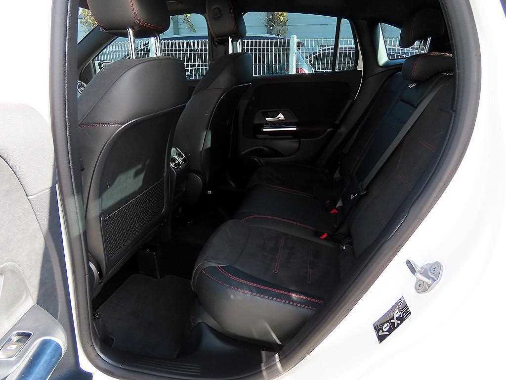 Mercedes Benz GLA Class - Vista 6