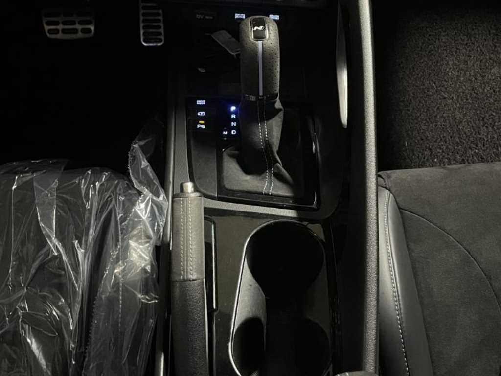 HYUNDAI Avante - Vista 8