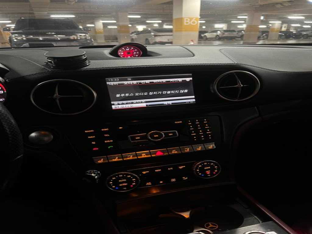 Mercedes Benz SL Class - Vista 12