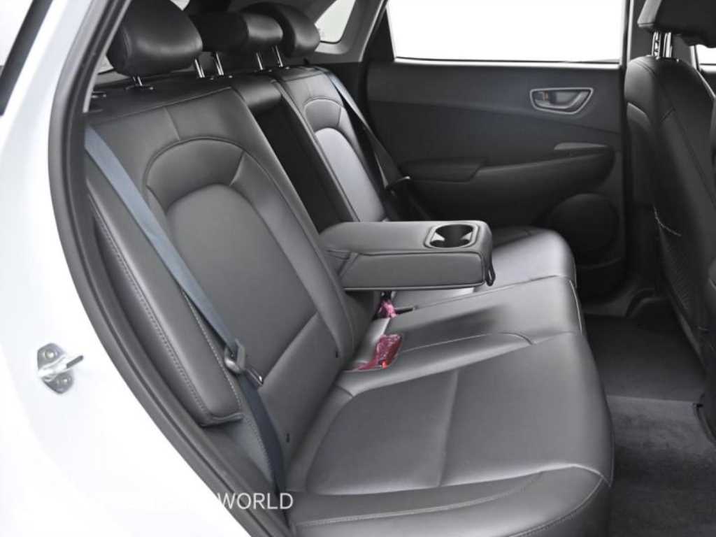 HYUNDAI Kona - Vista 12