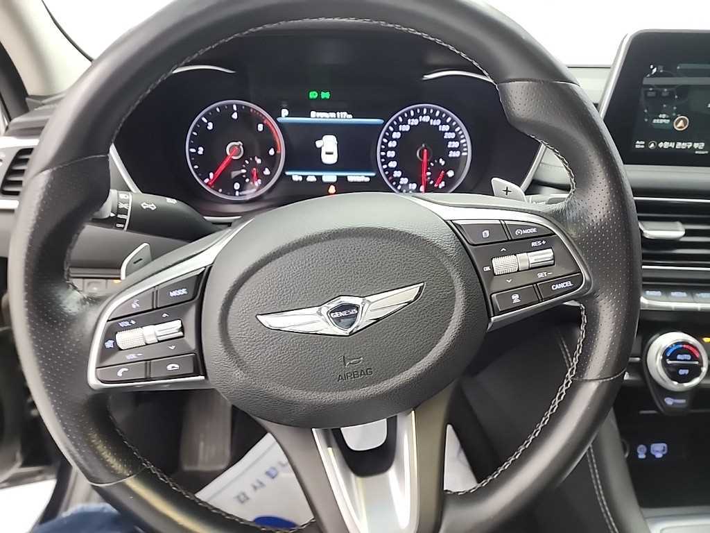 Genesis G70 - Vista 9