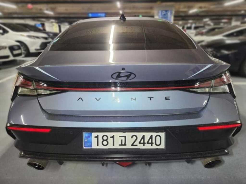 HYUNDAI Avante - Vista 3